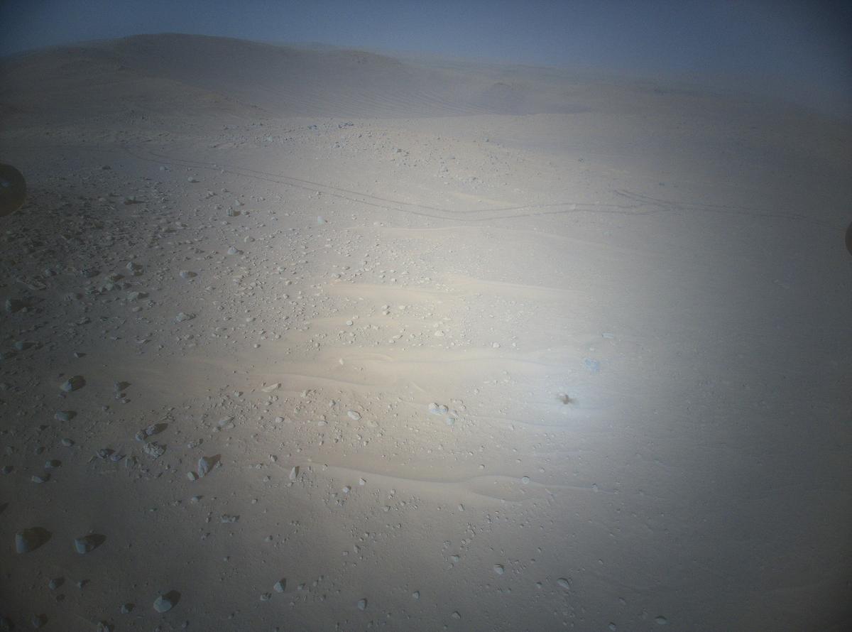 This image was taken by HELI_RTE onboard NASA's Mars rover Perseverance on Sol 772