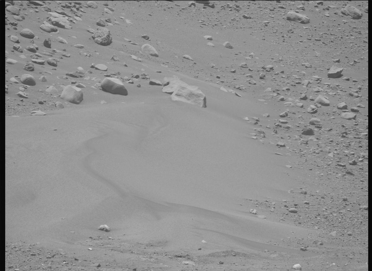 This image was taken by MCZ_LEFT onboard NASA's Mars rover Perseverance on Sol 772