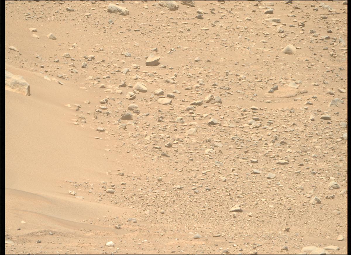 This image was taken by MCZ_RIGHT onboard NASA's Mars rover Perseverance on Sol 772
