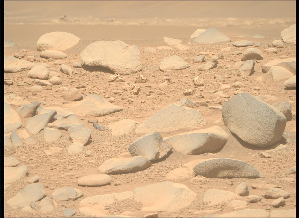 This image was taken by MCZ_RIGHT onboard NASA's Mars rover Perseverance on Sol 772