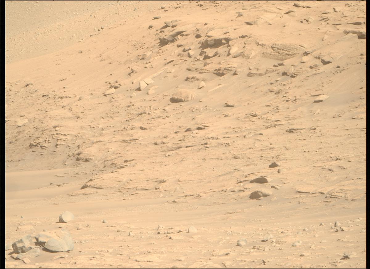 This image was taken by MCZ_RIGHT onboard NASA's Mars rover Perseverance on Sol 772