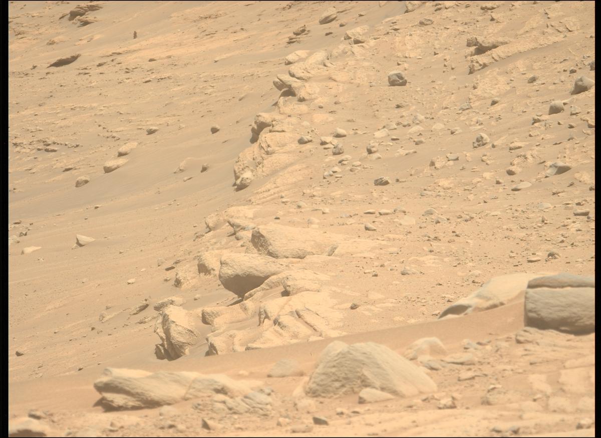This image was taken by MCZ_LEFT onboard NASA's Mars rover Perseverance on Sol 773