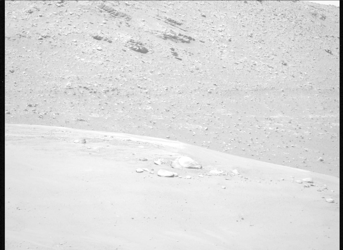 This image was taken by MCZ_LEFT onboard NASA's Mars rover Perseverance on Sol 773