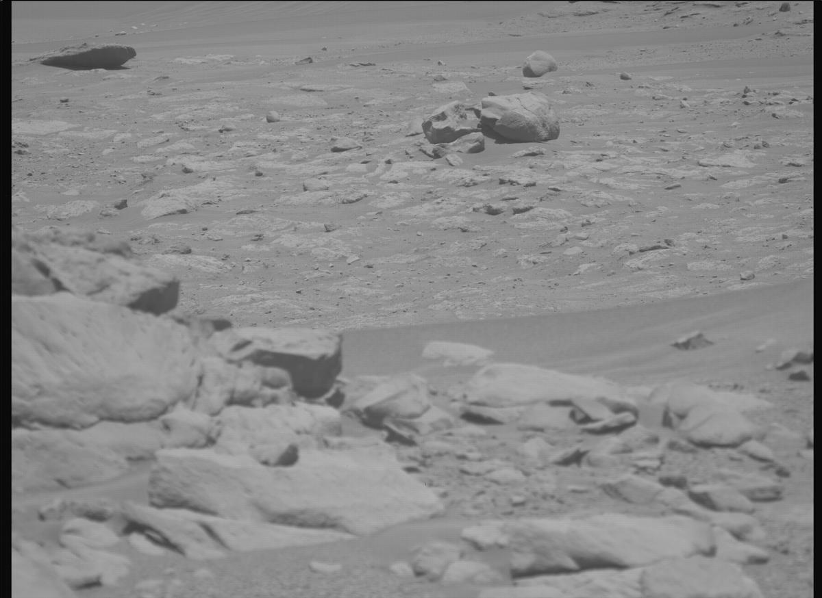 This image was taken by MCZ_LEFT onboard NASA's Mars rover Perseverance on Sol 775