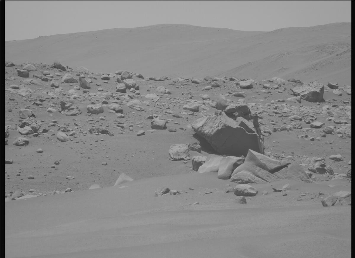 This image was taken by MCZ_LEFT onboard NASA's Mars rover Perseverance on Sol 776
