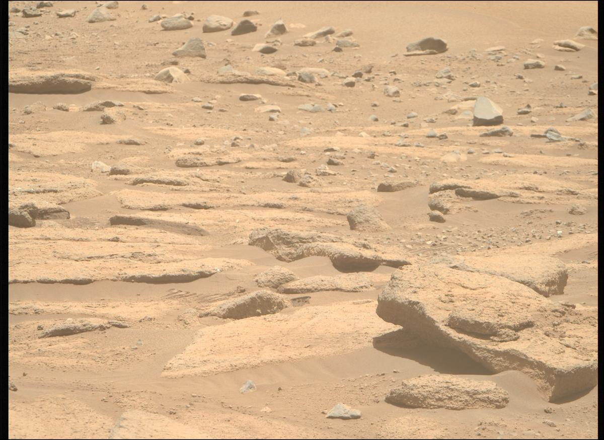 This image was taken by MCZ_RIGHT onboard NASA's Mars rover Perseverance on Sol 777