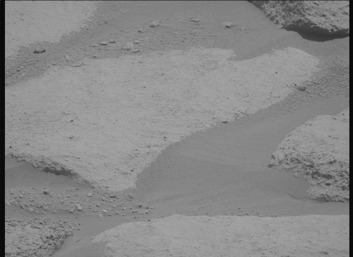 This image was taken by MCZ_RIGHT onboard NASA's Mars rover Perseverance on Sol 777