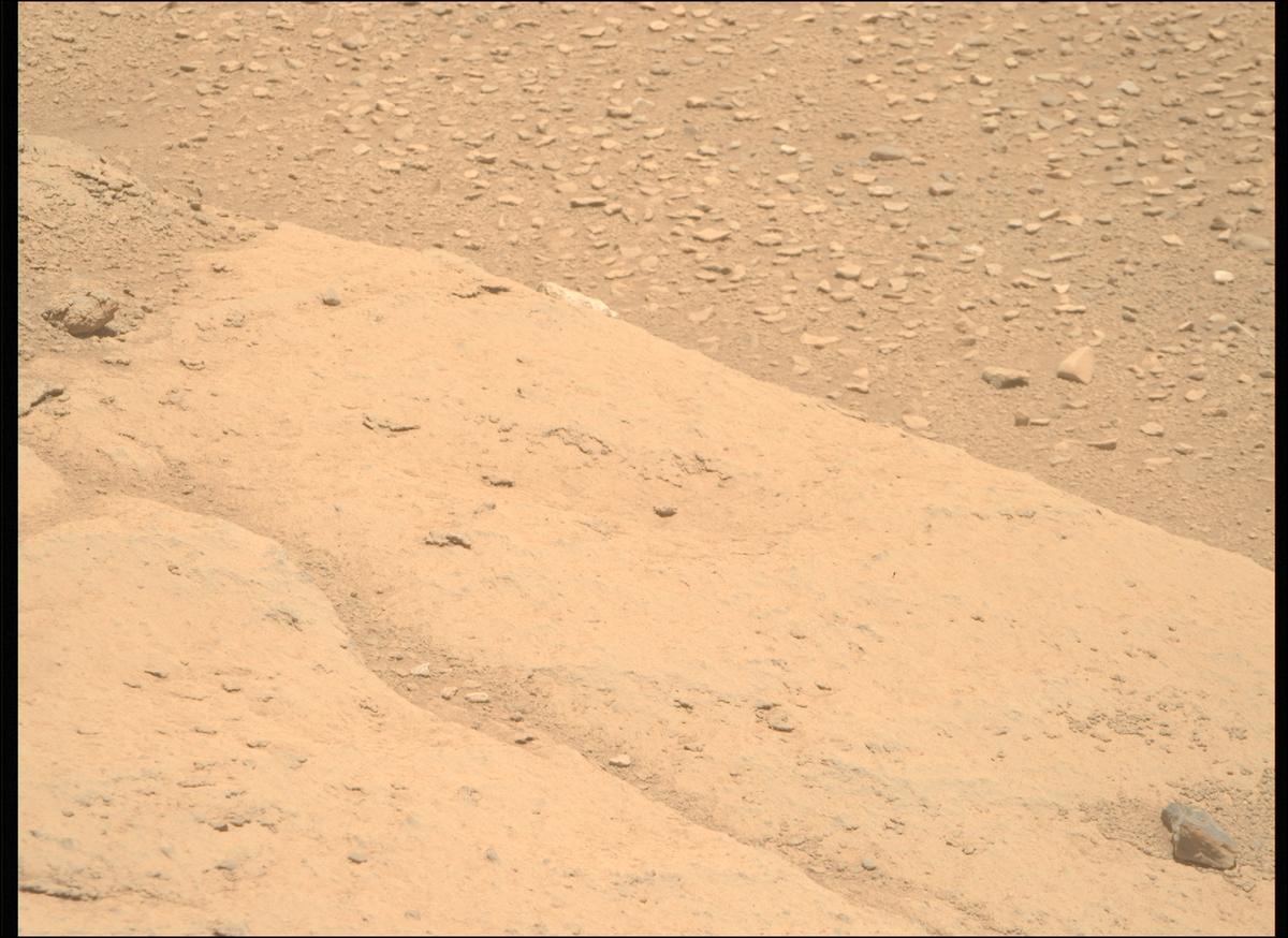 This image was taken by MCZ_RIGHT onboard NASA's Mars rover Perseverance on Sol 777