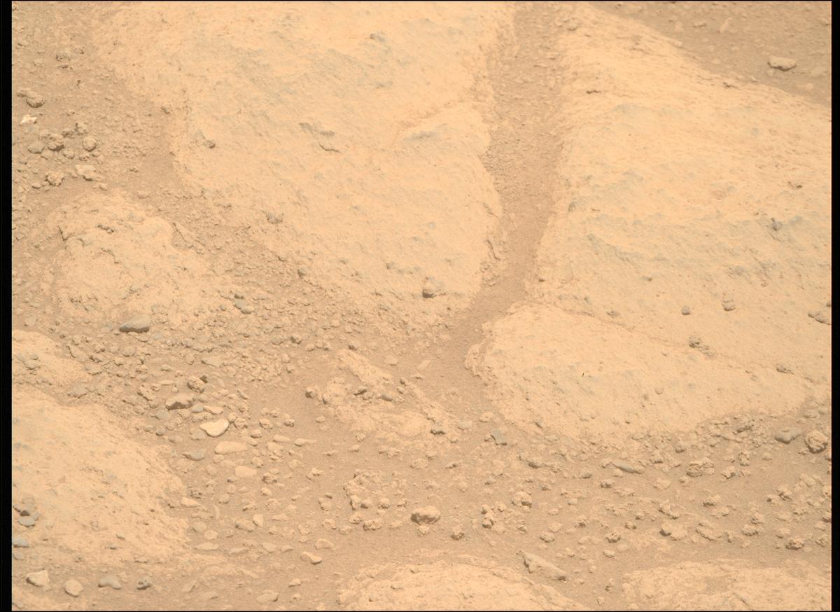 This image was taken by MCZ_RIGHT onboard NASA's Mars rover Perseverance on Sol 777