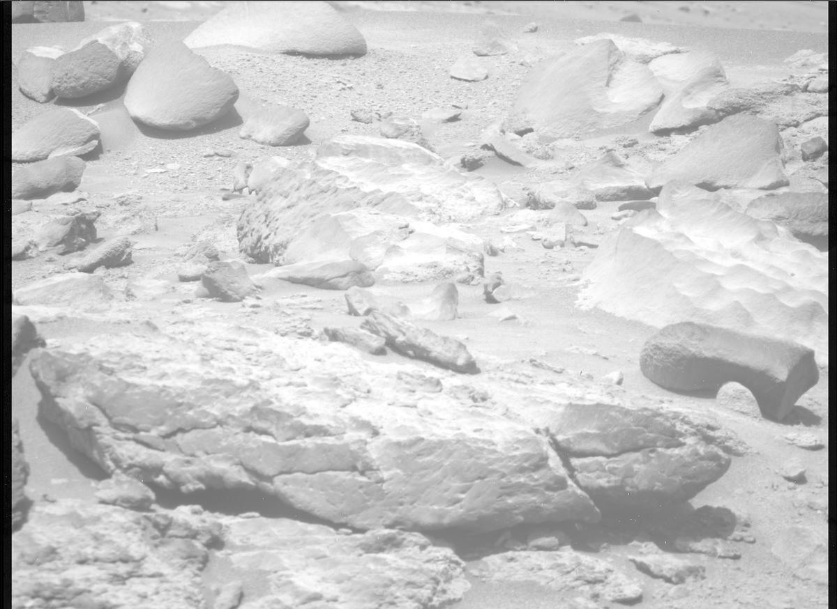 This image was taken by MCZ_RIGHT onboard NASA's Mars rover Perseverance on Sol 777