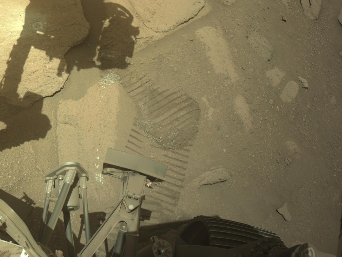 This image was taken by NAVCAM_LEFT onboard NASA's Mars rover Perseverance on Sol 781