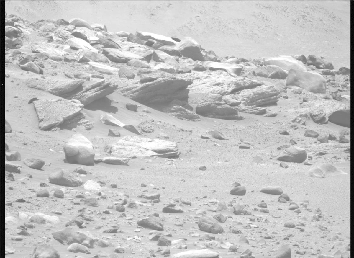 This image was taken by MCZ_LEFT onboard NASA's Mars rover Perseverance on Sol 782