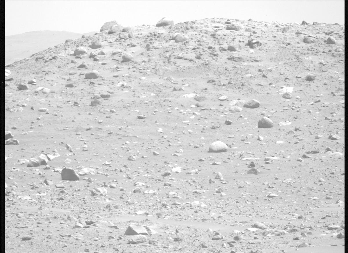 This image was taken by MCZ_LEFT onboard NASA's Mars rover Perseverance on Sol 782