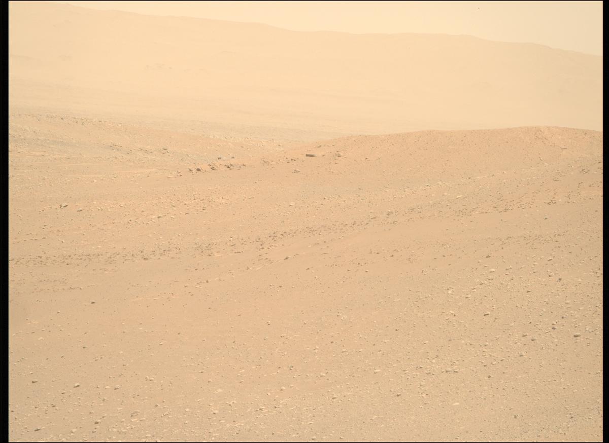 This image was taken by MCZ_RIGHT onboard NASA's Mars rover Perseverance on Sol 782
