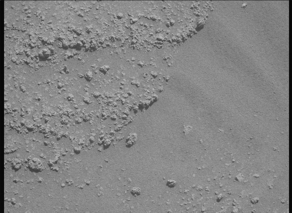 This image was taken by MCZ_LEFT onboard NASA's Mars rover Perseverance on Sol 785