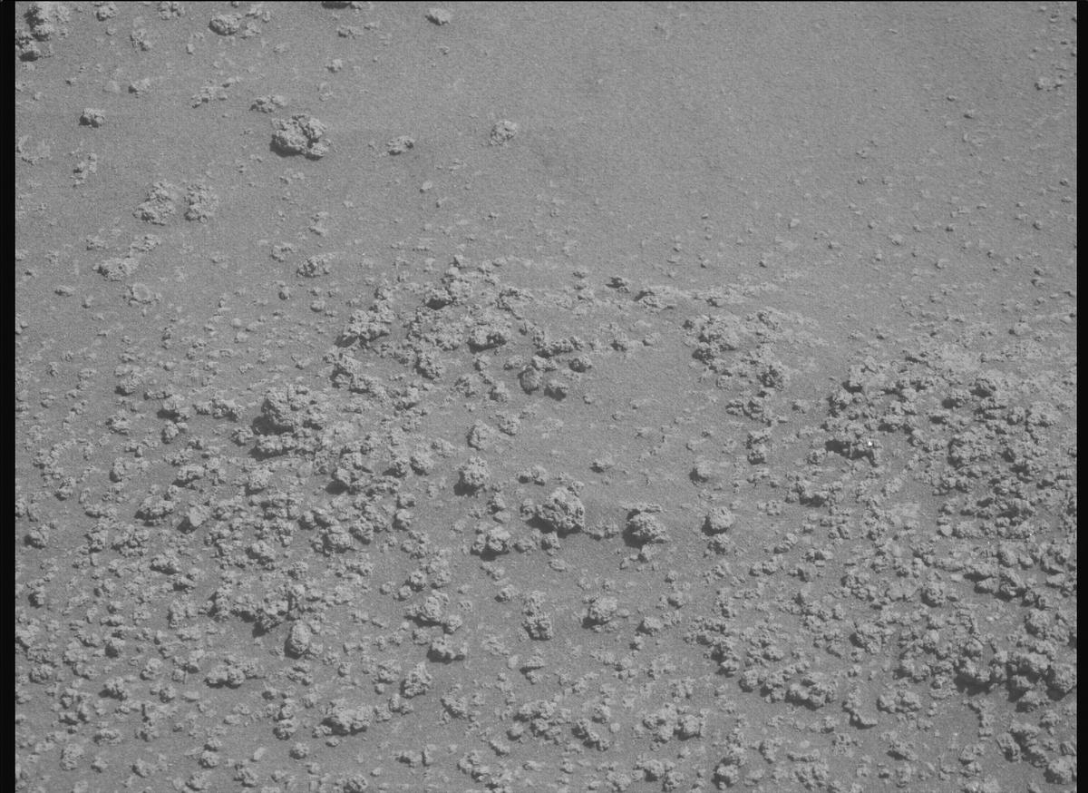 This image was taken by MCZ_RIGHT onboard NASA's Mars rover Perseverance on Sol 785