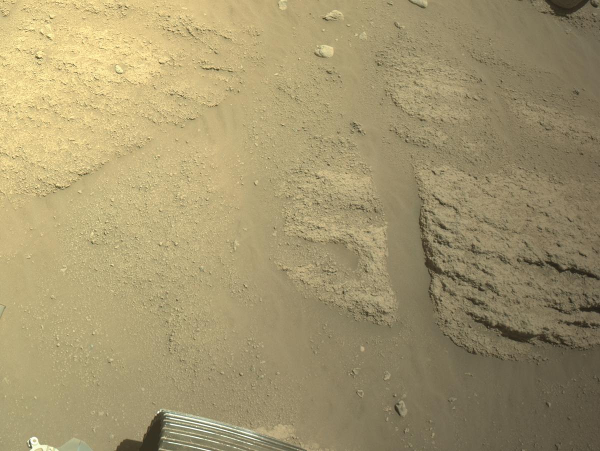 This image was taken by NAVCAM_RIGHT onboard NASA's Mars rover Perseverance on Sol 786