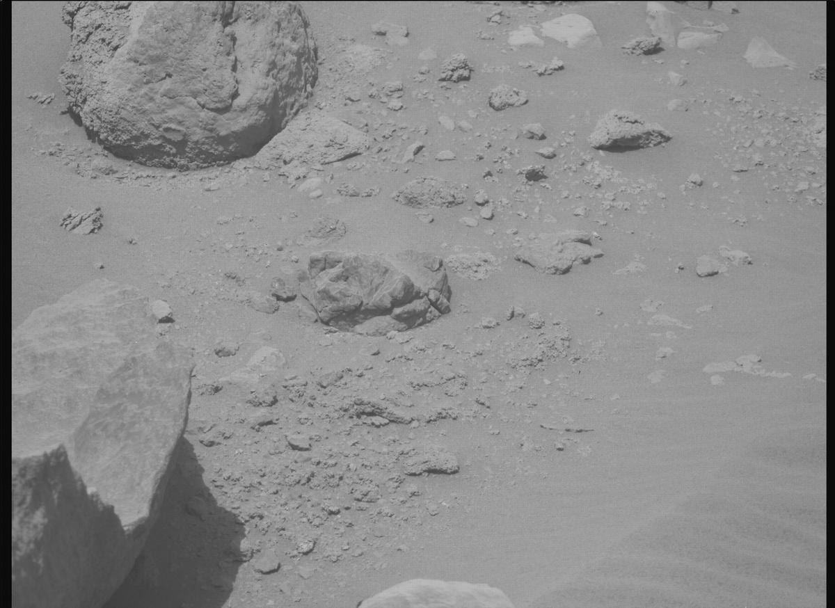This image was taken by MCZ_RIGHT onboard NASA's Mars rover Perseverance on Sol 786
