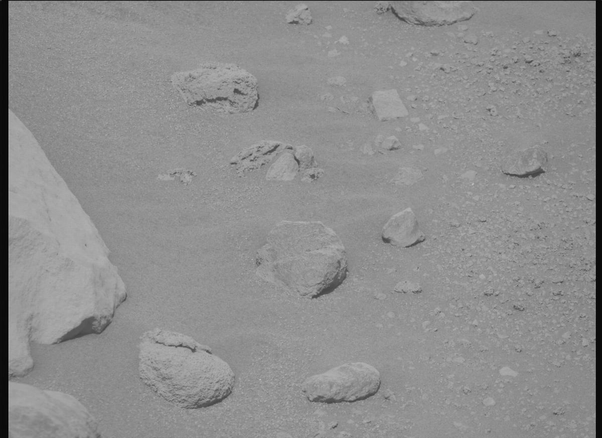 This image was taken by MCZ_RIGHT onboard NASA's Mars rover Perseverance on Sol 786