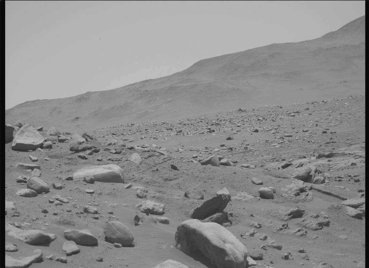 This image was taken by MCZ_LEFT onboard NASA's Mars rover Perseverance on Sol 789