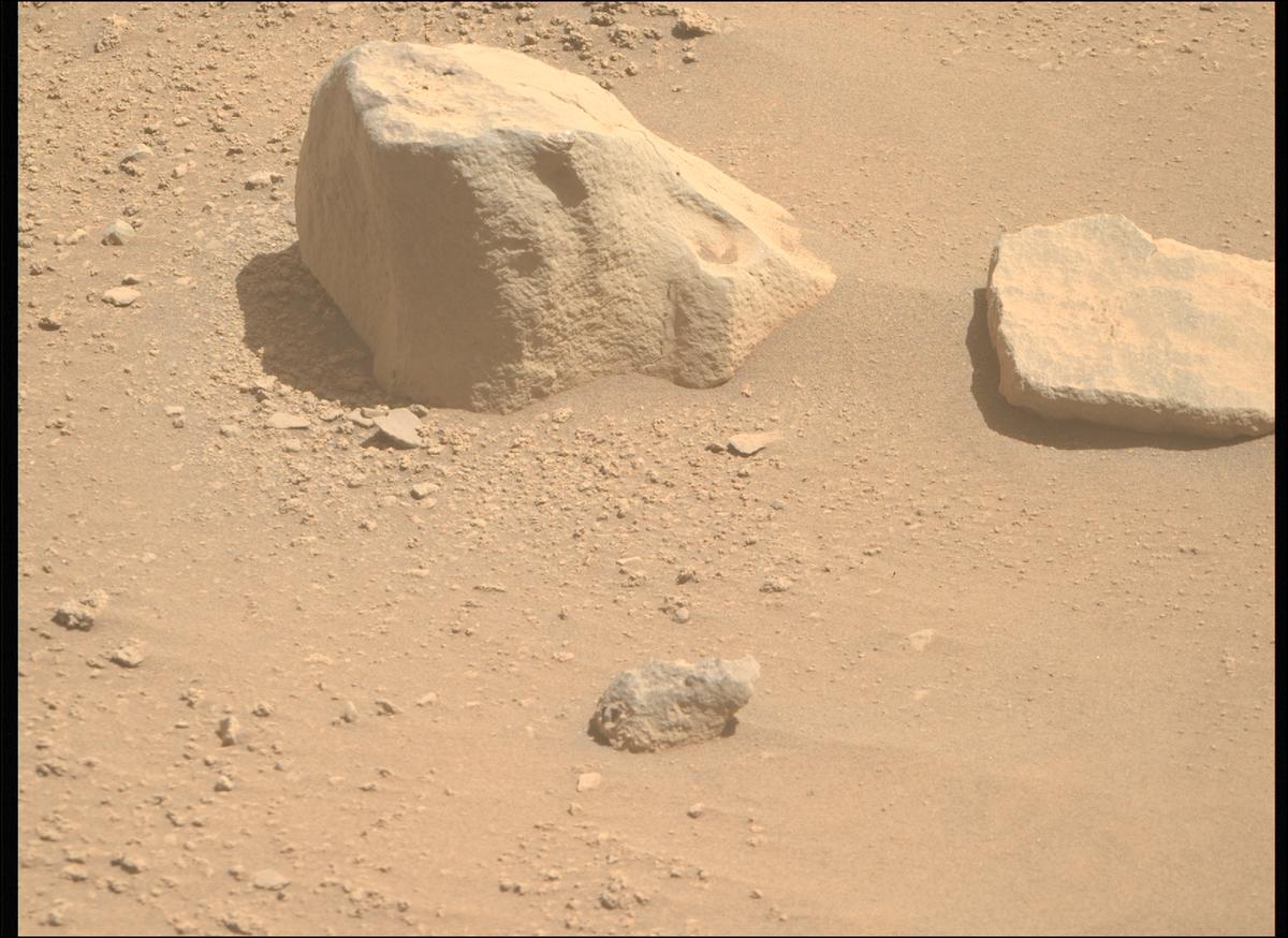 This image was taken by MCZ_RIGHT onboard NASA's Mars rover Perseverance on Sol 789