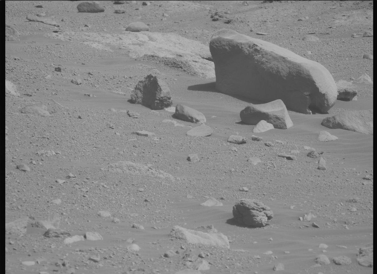 This image was taken by MCZ_LEFT onboard NASA's Mars rover Perseverance on Sol 790