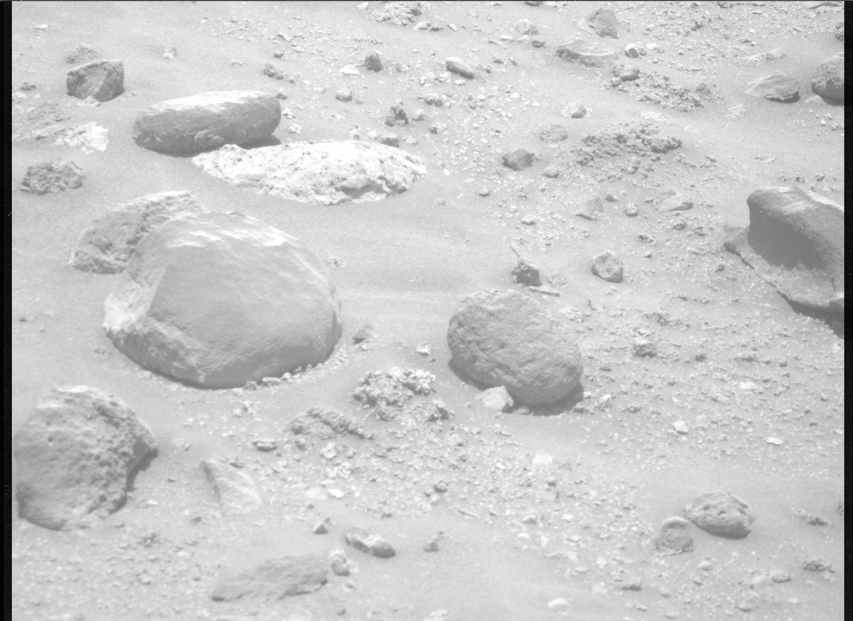 This image was taken by MCZ_RIGHT onboard NASA's Mars rover Perseverance on Sol 791