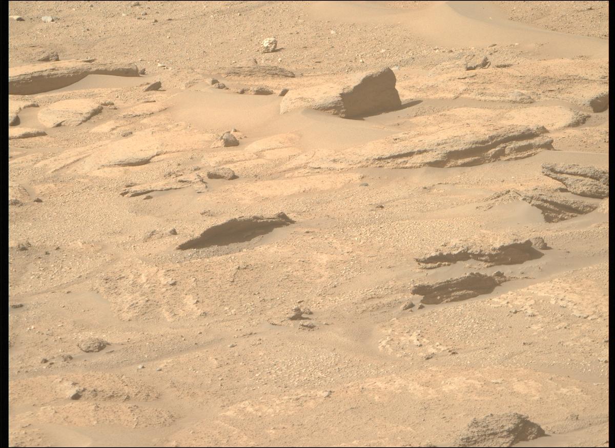 This image was taken by MCZ_RIGHT onboard NASA's Mars rover Perseverance on Sol 792