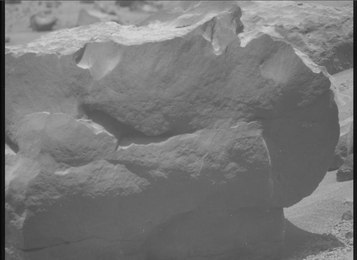This image was taken by MCZ_RIGHT onboard NASA's Mars rover Perseverance on Sol 793
