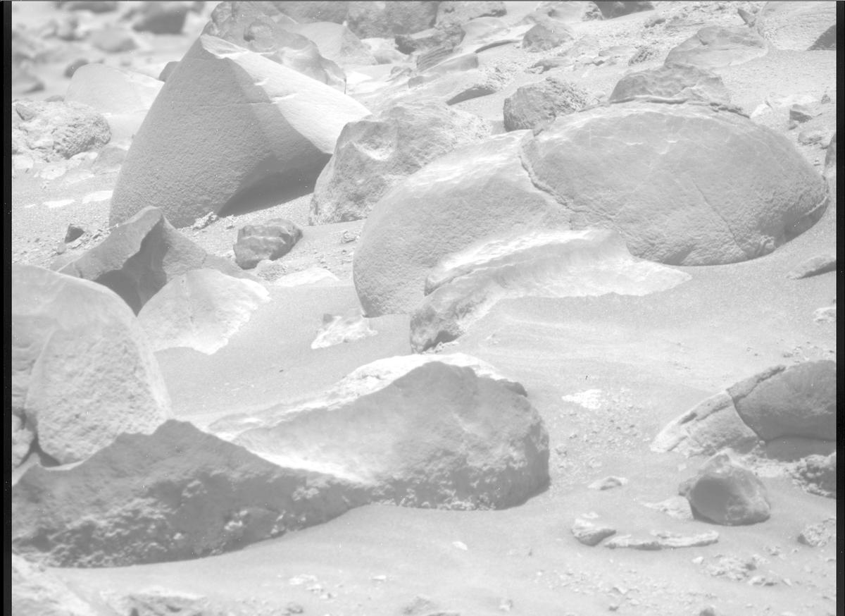 This image was taken by MCZ_RIGHT onboard NASA's Mars rover Perseverance on Sol 793