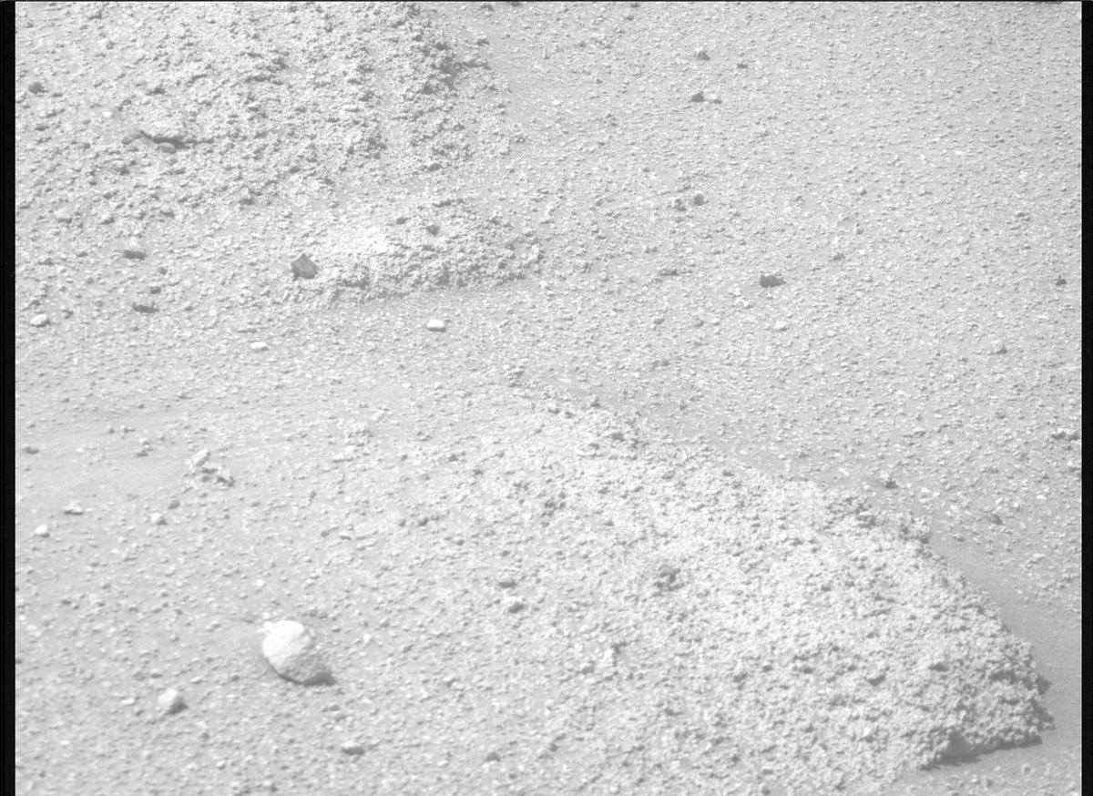 This image was taken by MCZ_RIGHT onboard NASA's Mars rover Perseverance on Sol 795