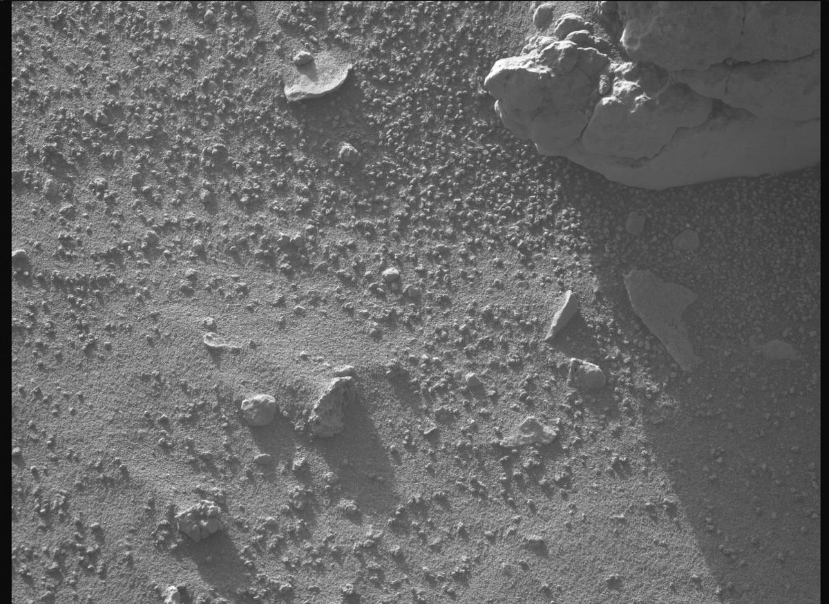 This image was taken by MCZ_RIGHT onboard NASA's Mars rover Perseverance on Sol 796