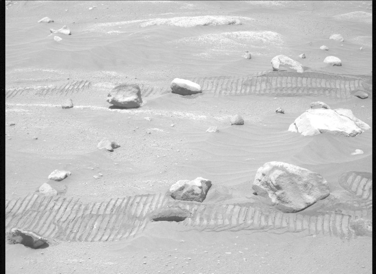 This image was taken by MCZ_LEFT onboard NASA's Mars rover Perseverance on Sol 797