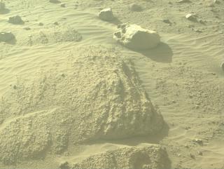 View image taken on Mars, Mars Perseverance Sol 799: Right Navigation Camera (Navcam)
