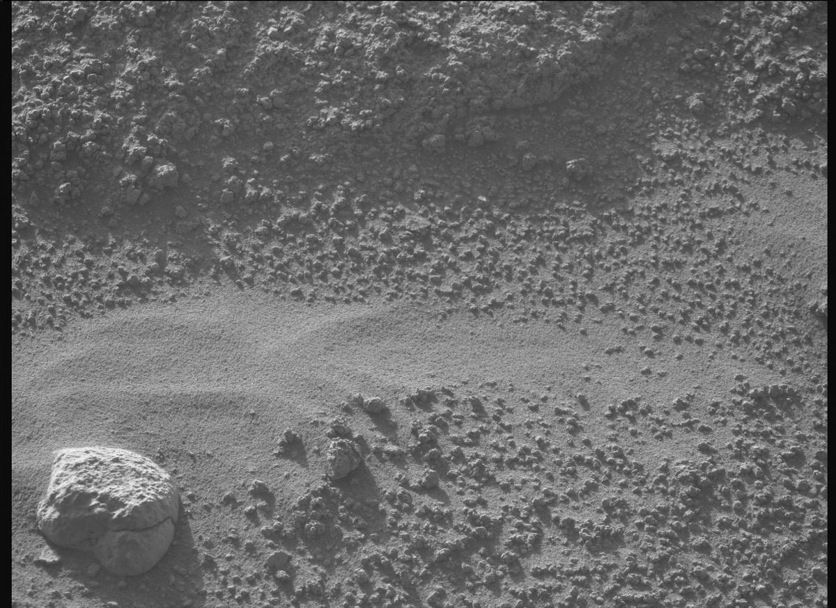 This image was taken by MCZ_RIGHT onboard NASA's Mars rover Perseverance on Sol 799