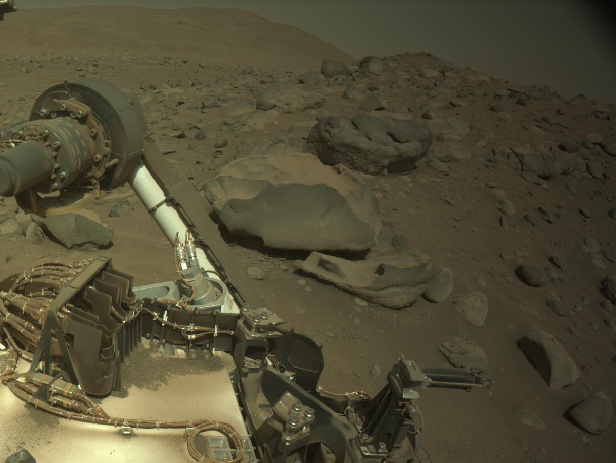 This image was taken by NAVCAM_LEFT onboard NASA's Mars rover Perseverance on Sol 800