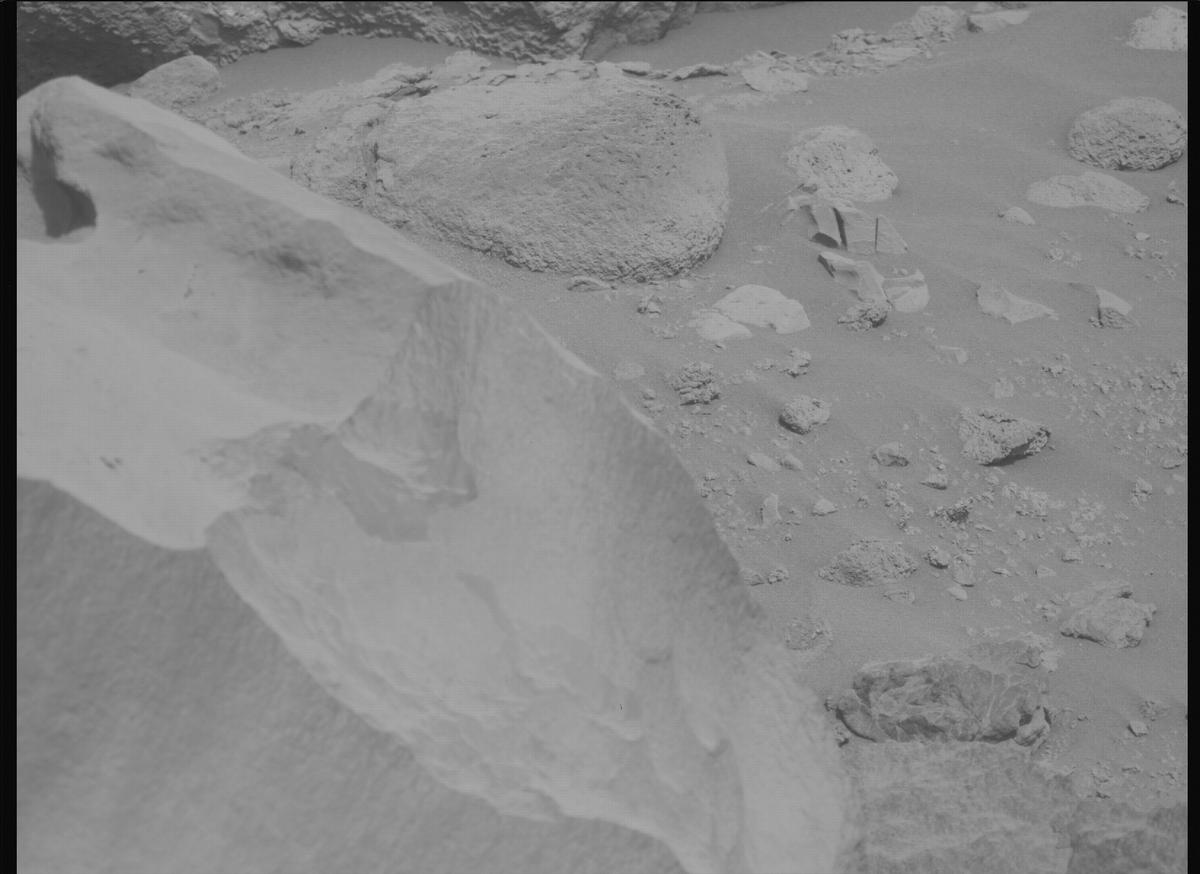 This image was taken by MCZ_LEFT onboard NASA's Mars rover Perseverance on Sol 800