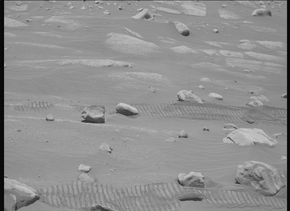 This image was taken by MCZ_LEFT onboard NASA's Mars rover Perseverance on Sol 805