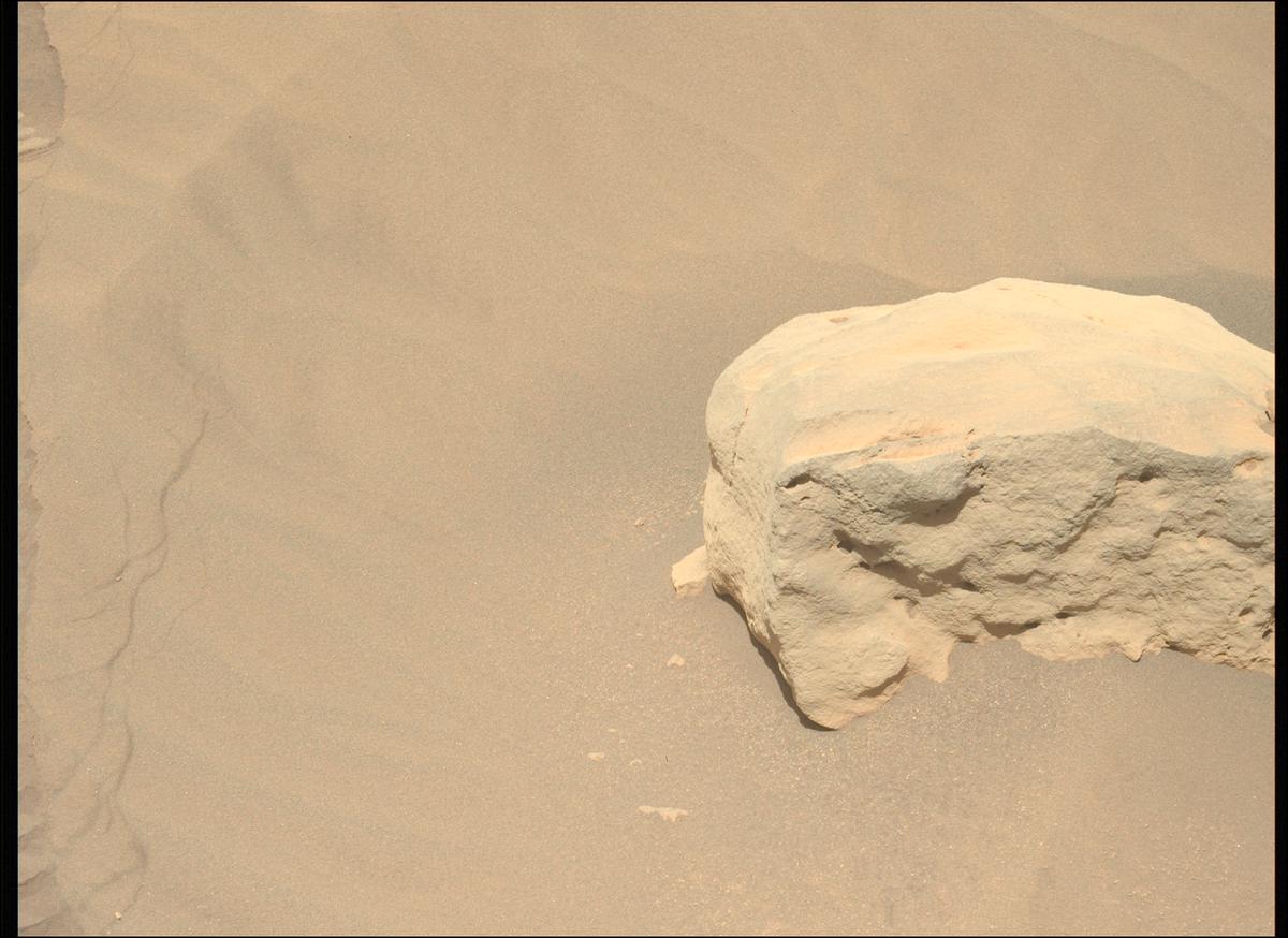 This image was taken by MCZ_LEFT onboard NASA's Mars rover Perseverance on Sol 805