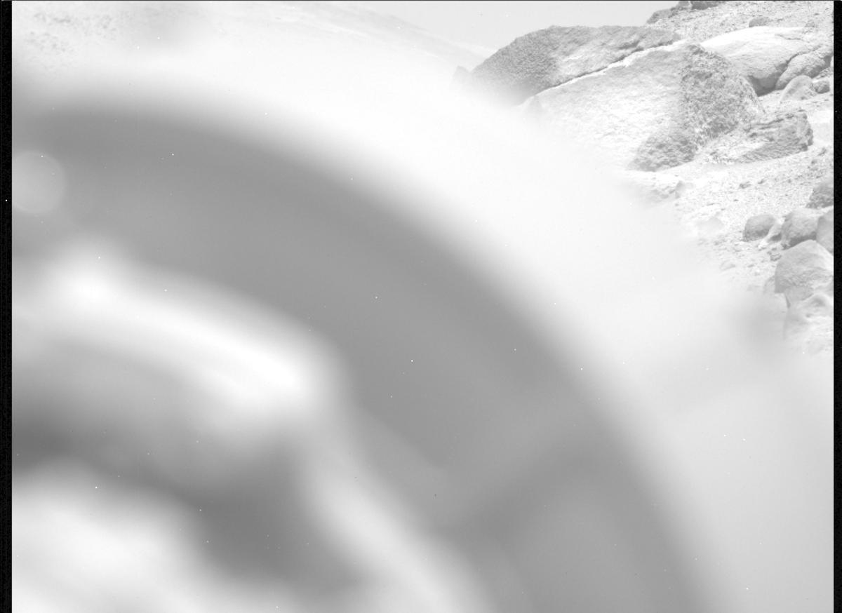 This image was taken by MCZ_LEFT onboard NASA's Mars rover Perseverance on Sol 806