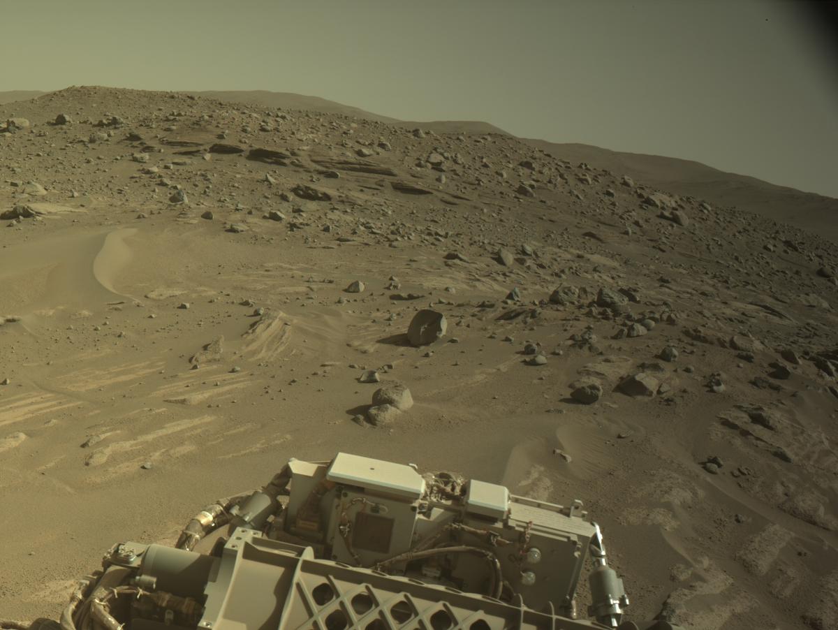 This image was taken by NAVCAM_RIGHT onboard NASA's Mars rover Perseverance on Sol 816