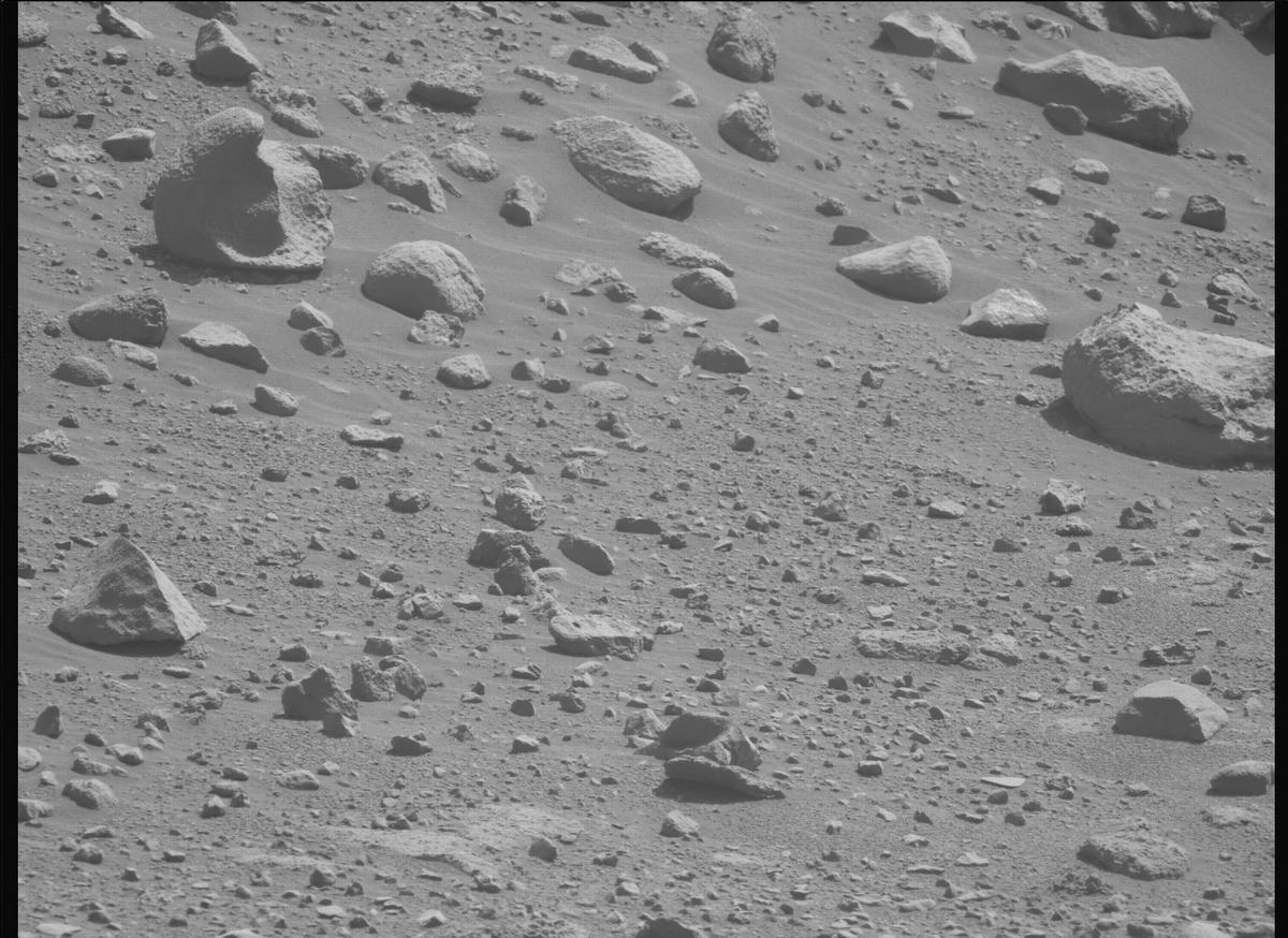 This image was taken by MCZ_LEFT onboard NASA's Mars rover Perseverance on Sol 816