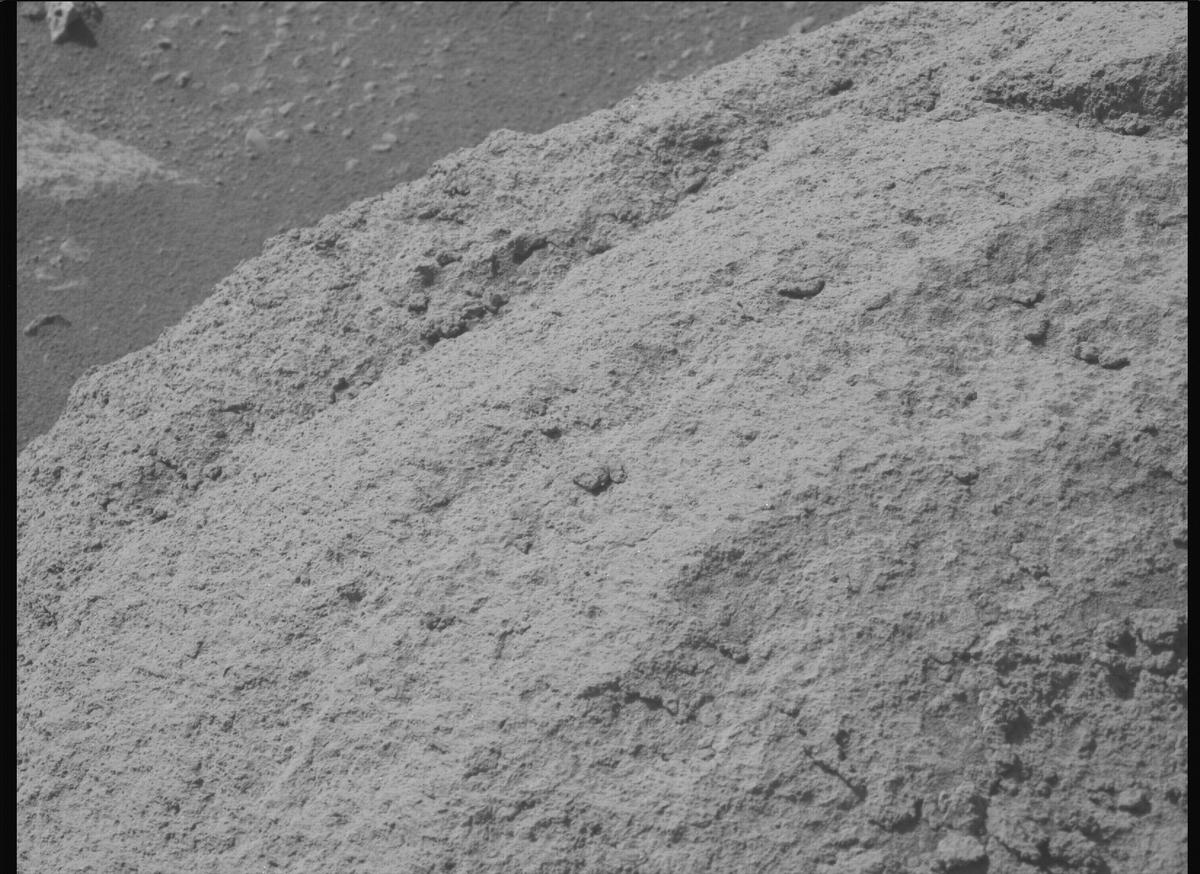 This image was taken by MCZ_LEFT onboard NASA's Mars rover Perseverance on Sol 816