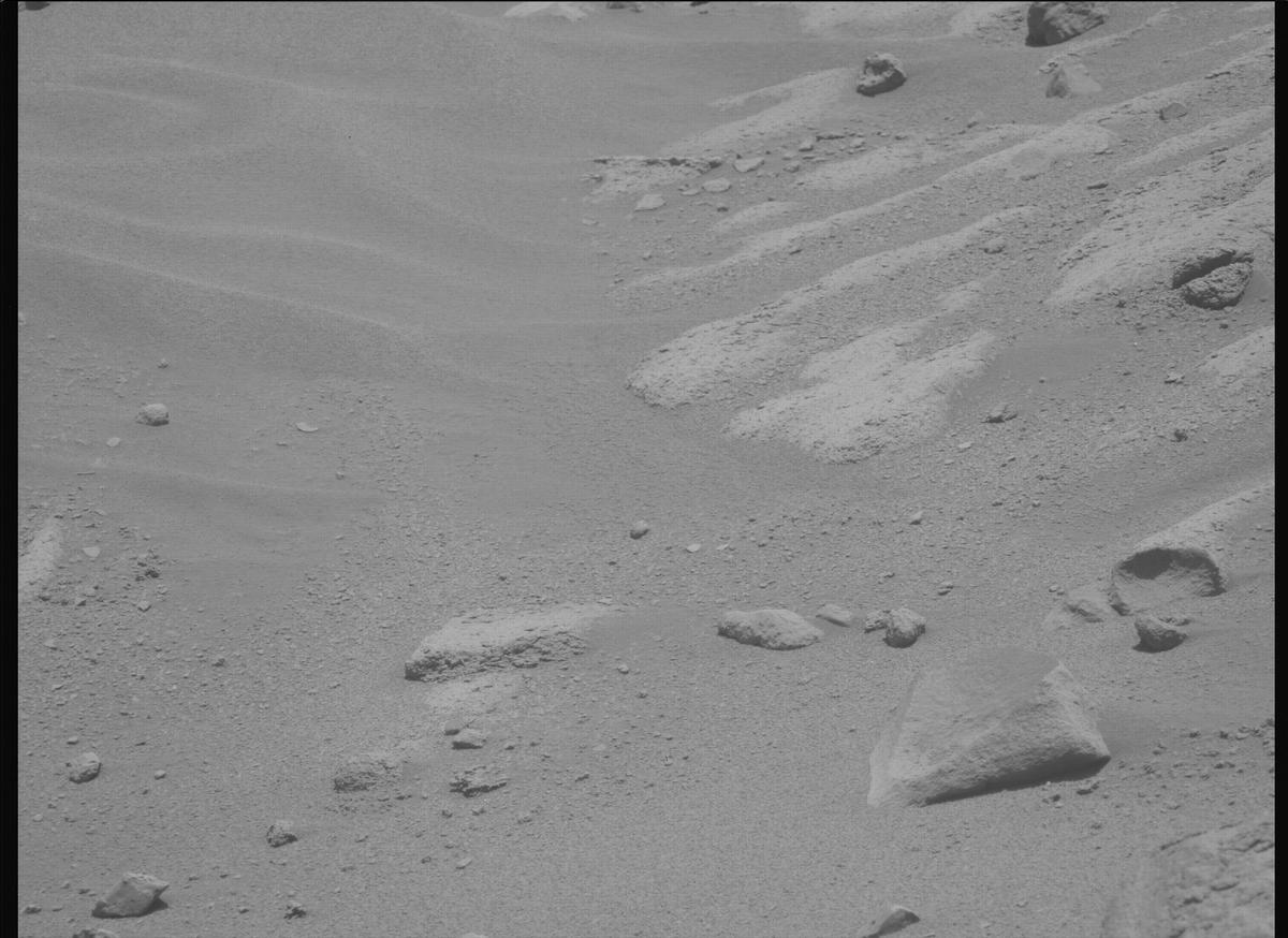 This image was taken by MCZ_LEFT onboard NASA's Mars rover Perseverance on Sol 817