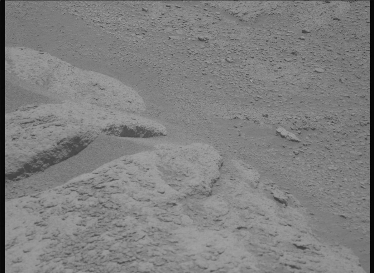 This image was taken by MCZ_LEFT onboard NASA's Mars rover Perseverance on Sol 817