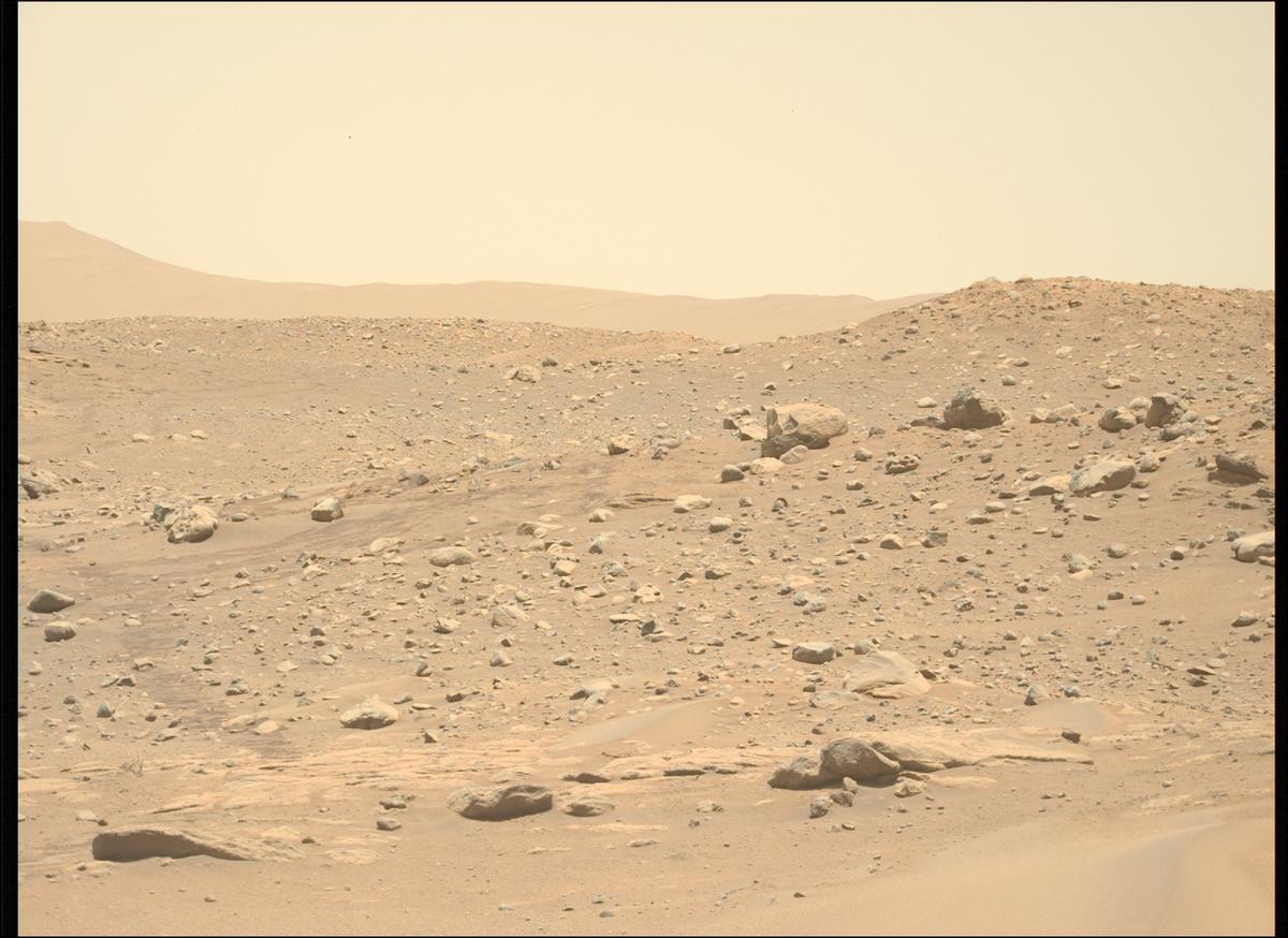 This image was taken by MCZ_LEFT onboard NASA's Mars rover Perseverance on Sol 817