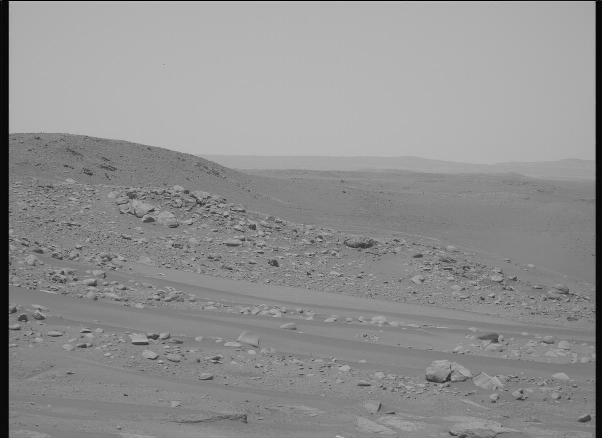 This image was taken by MCZ_LEFT onboard NASA's Mars rover Perseverance on Sol 817