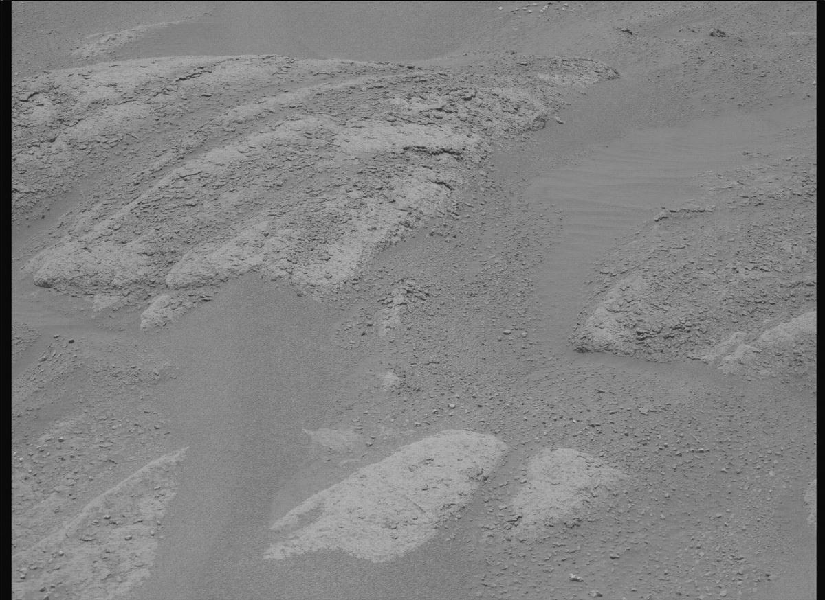 This image was taken by MCZ_LEFT onboard NASA's Mars rover Perseverance on Sol 817