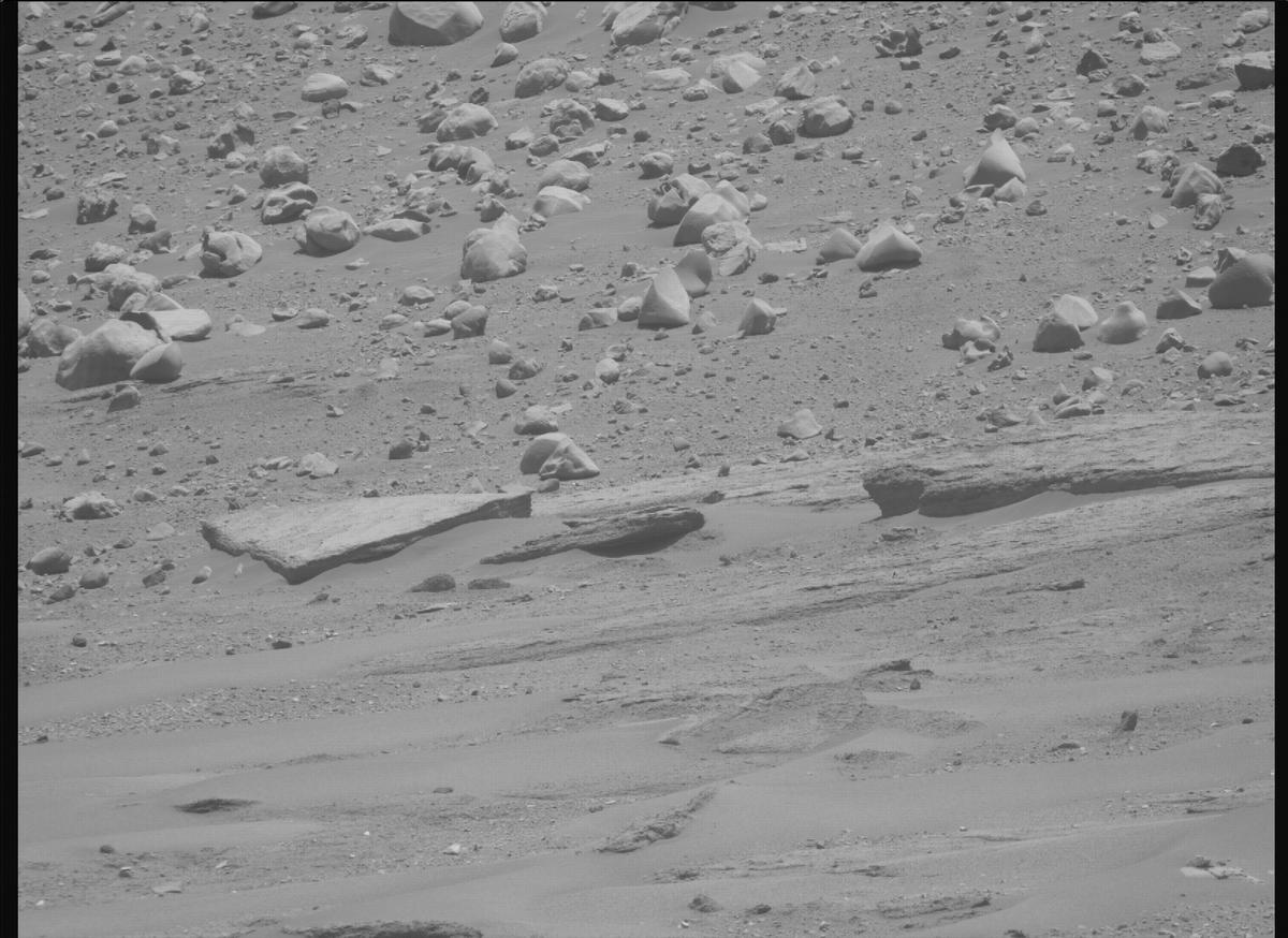 This image was taken by MCZ_RIGHT onboard NASA's Mars rover Perseverance on Sol 817
