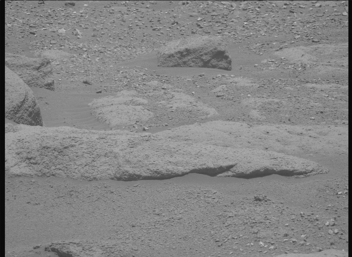 This image was taken by MCZ_RIGHT onboard NASA's Mars rover Perseverance on Sol 817